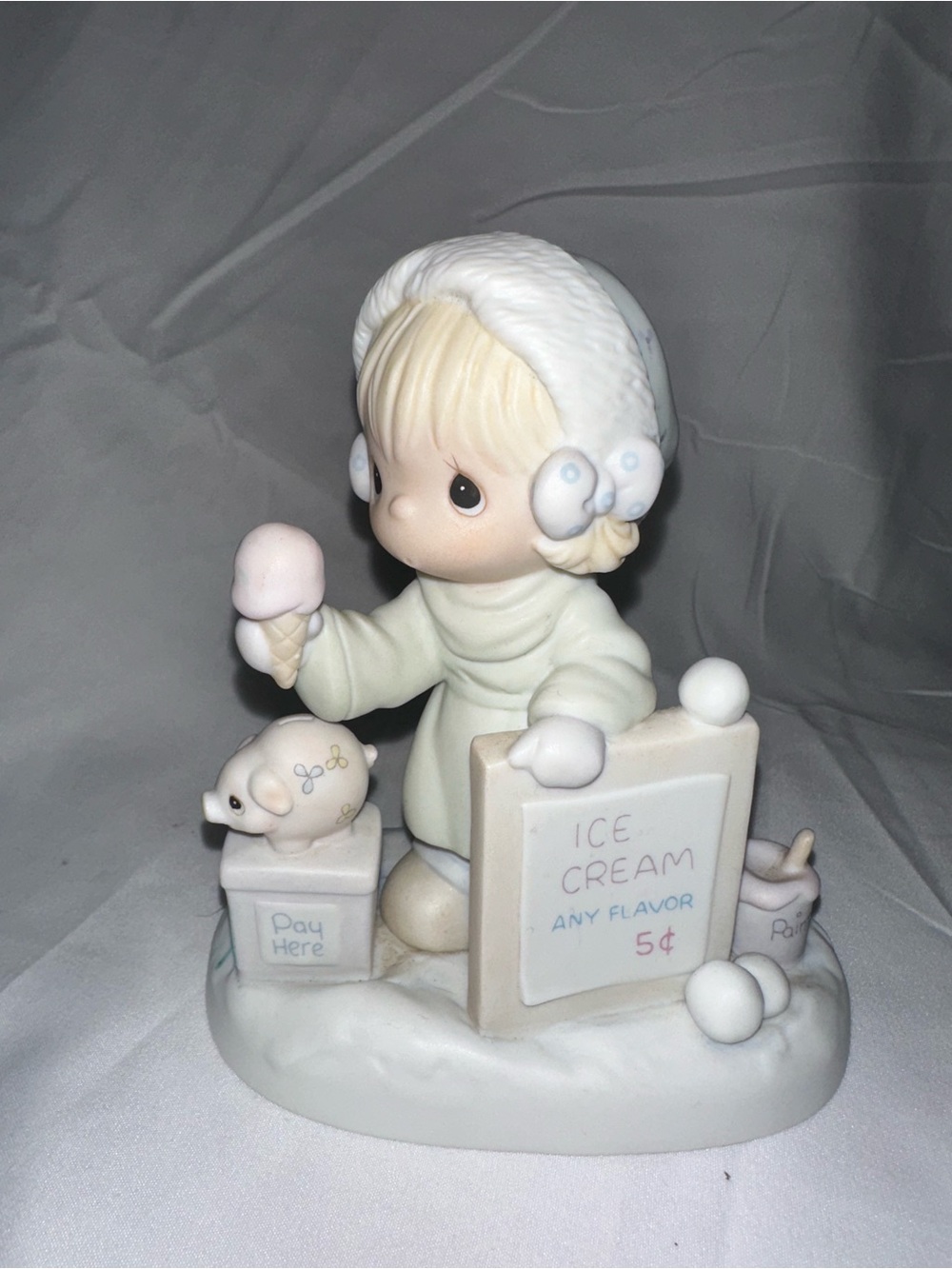 Precious moments wishing you a yummy Christmas 1987 figurine